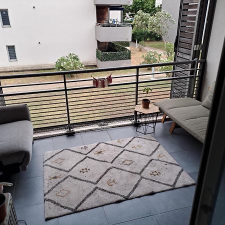 Appartement T2 Avec Terrasse, 5 Min De La Plage Фрежюс Экстерьер фото