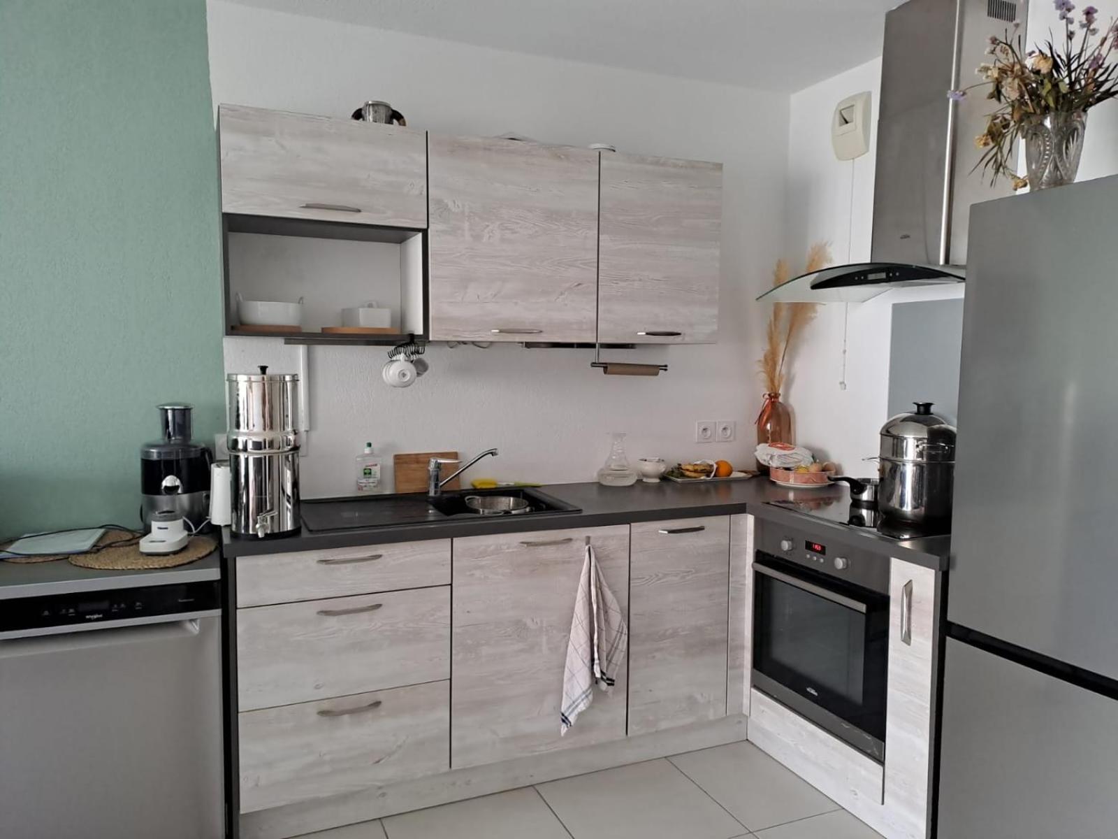 Appartement T2 Avec Terrasse, 5 Min De La Plage Фрежюс Экстерьер фото